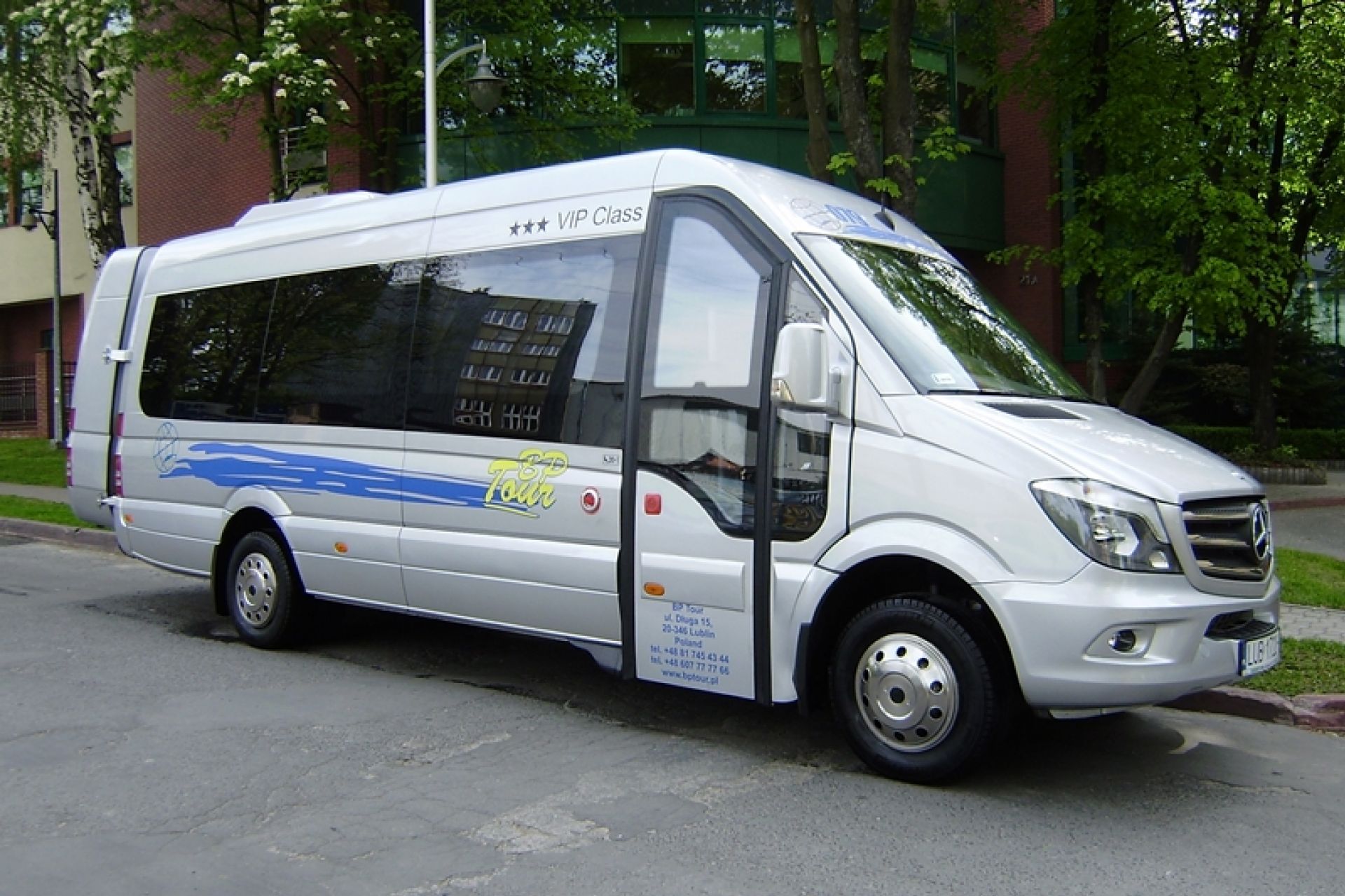 Mikrobus MercedesBenz Sprinter (ilość miejsc 20+1