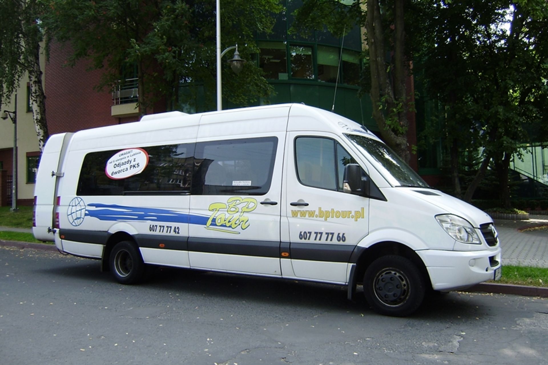 Mikrobus MercedesBenz Sprinter 518 CDI (ilość miejsc 22